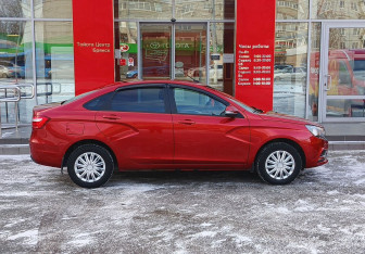 Подержанный автомобиль LADA (ВАЗ) Vesta Sedan 2016 года (4 фото)