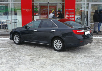 Подержанный автомобиль Toyota Camry Sedan 2012 года (7 фото)