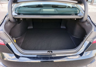 Подержанный автомобиль Toyota Camry Sedan 2024 года (12 фото)