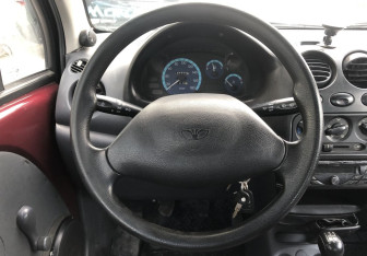 Подержанный автомобиль Daewoo Matiz 2009 года (12 фото)