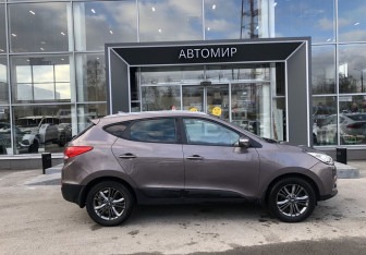 Подержанный автомобиль Hyundai ix35 2014 года (4 фото)