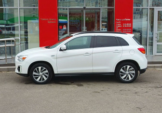 Подержанный автомобиль Mitsubishi ASX 2014 года (8 фото)
