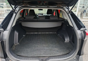 Подержанный автомобиль Toyota RAV4 2020 года (12 фото)