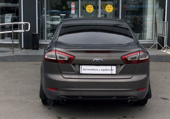 Подержанный автомобиль Ford Mondeo Sedan 2011 года (6 фото)