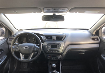 Подержанный автомобиль Kia Rio Sedan 2012 года (10 фото)