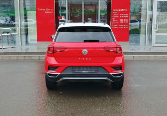 Подержанный автомобиль Volkswagen T-Roc 2020 года (6 фото)