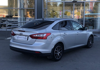 Подержанный автомобиль Ford Focus Sedan 2012 года (5 фото)