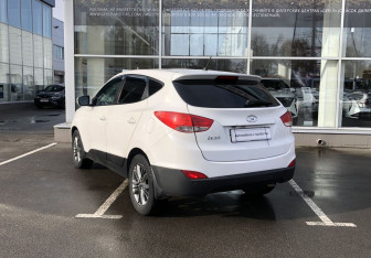 Подержанный автомобиль Hyundai ix35 2014 года (5 фото)
