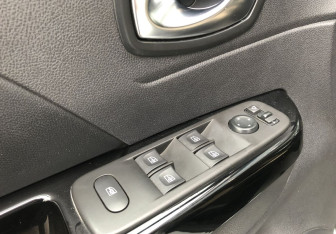 Подержанный автомобиль Renault Kaptur 2021 года (14 фото)