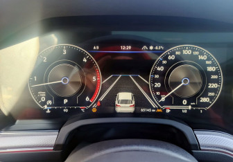 Подержанный автомобиль Volkswagen Touareg 2020 года (13 фото)