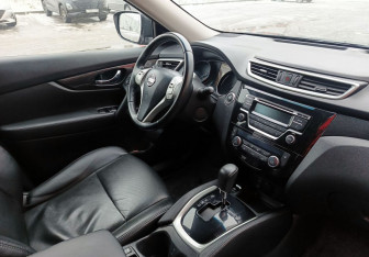 Подержанный автомобиль Nissan X-Trail 2017 года (14 фото)