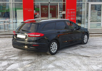Подержанный автомобиль Ford Mondeo Wagon 2019 года (5 фото)