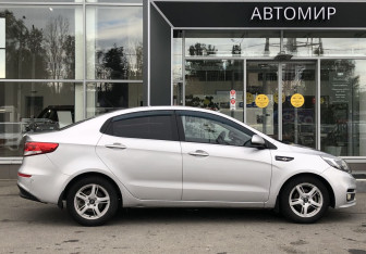 Подержанный автомобиль Kia Rio Sedan 2015 года (4 фото)