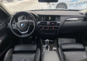 Подержанный автомобиль BMW X4 2016 года (10 фото)