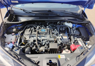 Подержанный автомобиль Toyota C-HR 2021 года (11 фото)