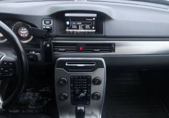 Подержанный автомобиль Volvo S80 2012 года (14 фото)