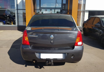 Подержанный автомобиль Renault Logan Sedan 2007 года (6 фото)