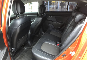 Подержанный автомобиль Kia Sportage 2011 года (11 фото)