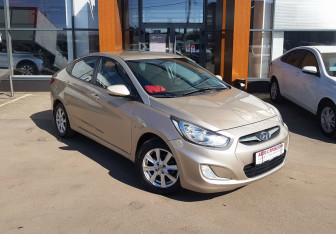 Подержанный автомобиль Hyundai Solaris Sedan 2011 года (3 фото)