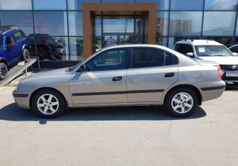 Подержанный автомобиль Hyundai Elantra Sedan 2008 года (8 фото)