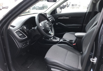 Подержанный автомобиль Kia Seltos 2022 года (10 фото)