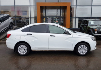 Подержанный автомобиль LADA (ВАЗ) Vesta Sedan 2016 года (4 фото)