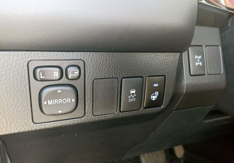 Подержанный автомобиль Toyota RAV4 2013 года (18 фото)