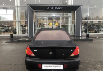 Подержанный автомобиль Kia Spectra Sedan 2006 года (6 фото)