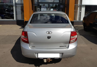 Подержанный автомобиль LADA (ВАЗ) Granta Sedan 2012 года (6 фото)