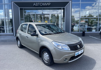 Подержанный автомобиль Renault Sandero 2013 года (3 фото)