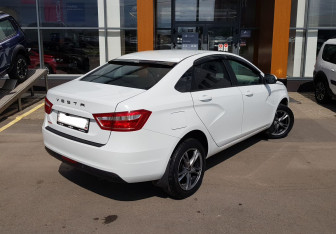 Подержанный автомобиль LADA (ВАЗ) Vesta Sedan 2019 года (5 фото)