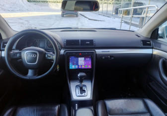 Подержанный автомобиль Audi A4 Sedan 2004 года (15 фото)