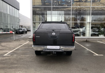 Подержанный автомобиль Nissan Navara (Frontier) 2006 года (6 фото)