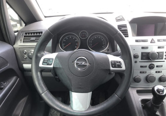 Подержанный автомобиль Opel Zafira Compactvan 2014 года (12 фото)