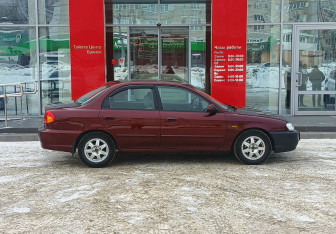 Подержанный автомобиль Kia Spectra Sedan 2008 года (4 фото)