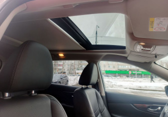 Подержанный автомобиль Nissan X-Trail 2017 года (16 фото)