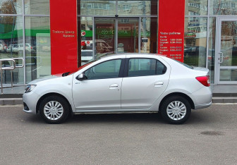 Подержанный автомобиль Renault Logan Sedan 2016 года (8 фото)