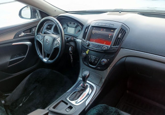 Подержанный автомобиль Opel Insignia Liftback 2014 года (14 фото)
