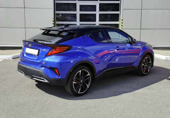 Подержанный автомобиль Toyota C-HR 2021 года (5 фото)
