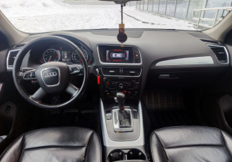 Подержанный автомобиль Audi Q5 2012 года (15 фото)
