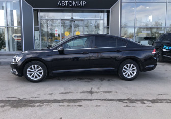 Подержанный автомобиль Volkswagen Passat Sedan 2015 года (8 фото)