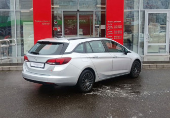 Подержанный автомобиль Opel Astra Wagon 2020 года (5 фото)