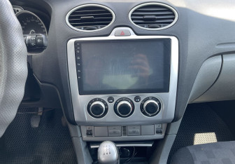 Подержанный автомобиль Ford Focus Sedan 2009 года (14 фото)
