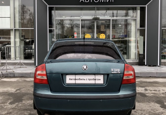 Подержанный автомобиль Skoda Octavia Liftback 2008 года (6 фото)