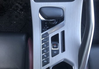 Подержанный автомобиль Geely Coolray 2022 года (15 фото)