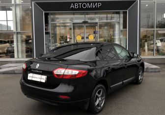 Подержанный автомобиль Renault Fluence 2012 года (5 фото)