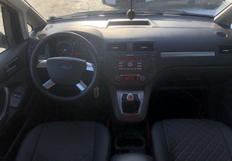 Подержанный автомобиль Ford C-MAX 2007 года (10 фото)