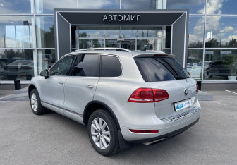 Подержанный автомобиль Volkswagen Touareg 2012 года (7 фото)