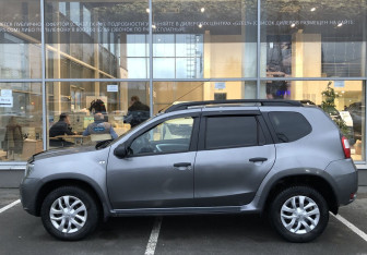 Подержанный автомобиль Nissan Terrano 2014 года (8 фото)