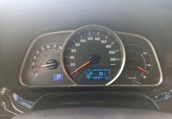 Подержанный автомобиль Toyota RAV4 2013 года (13 фото)